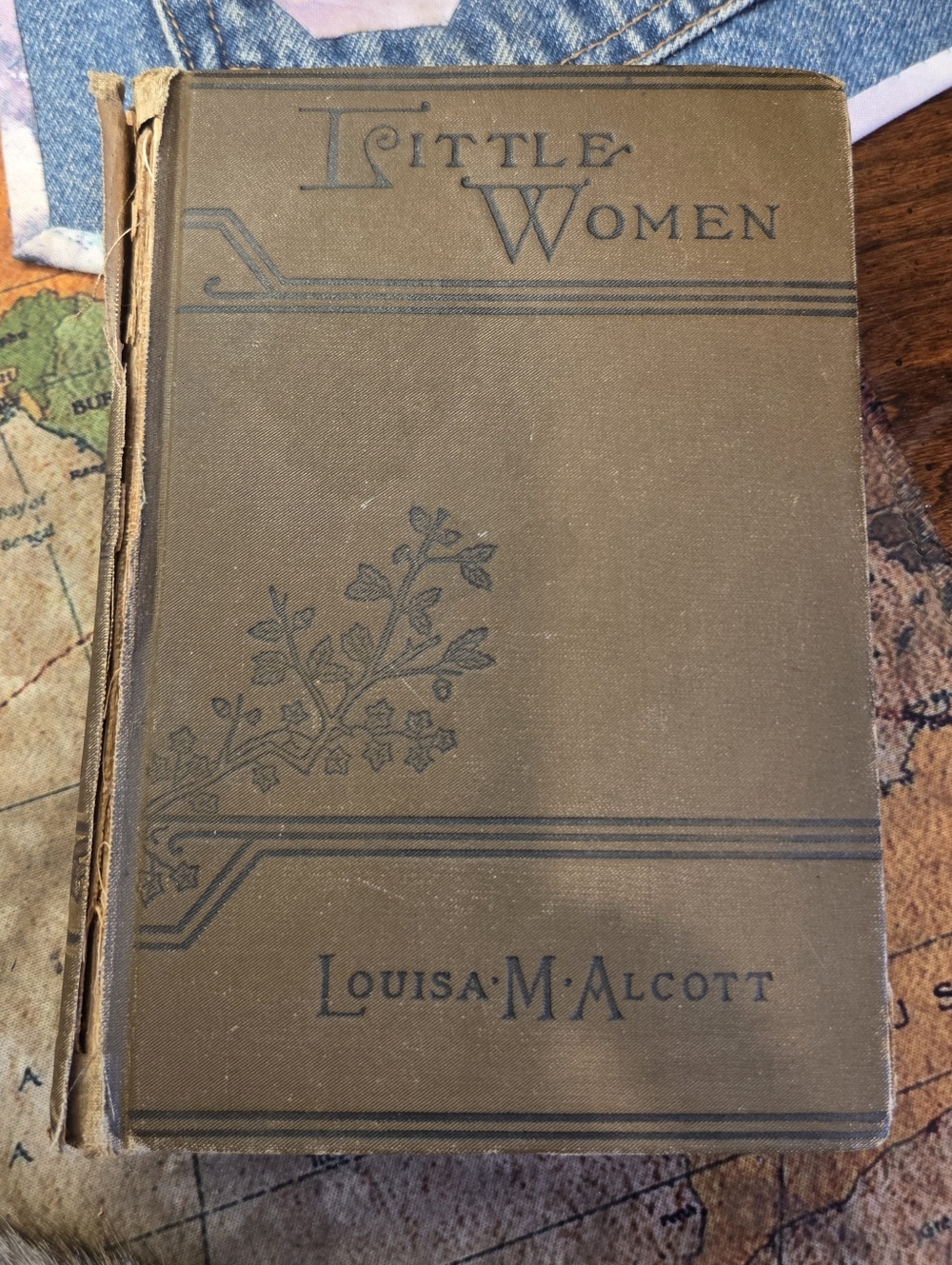Vintage Book "Little Women". Poor Condition.
